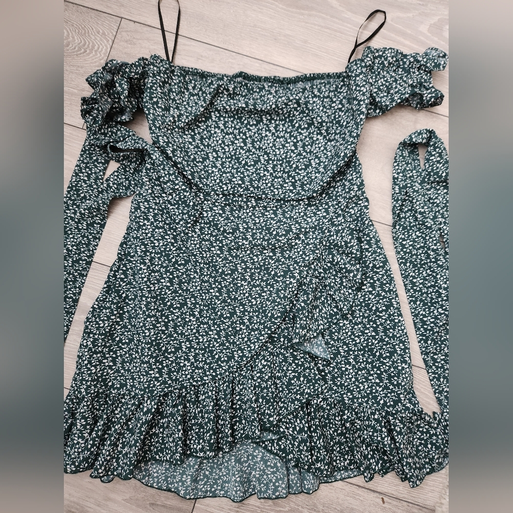 Dress - Picture 2 of 2